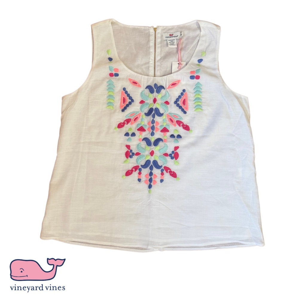 Vineyard Vines White Top w/ Embroidery